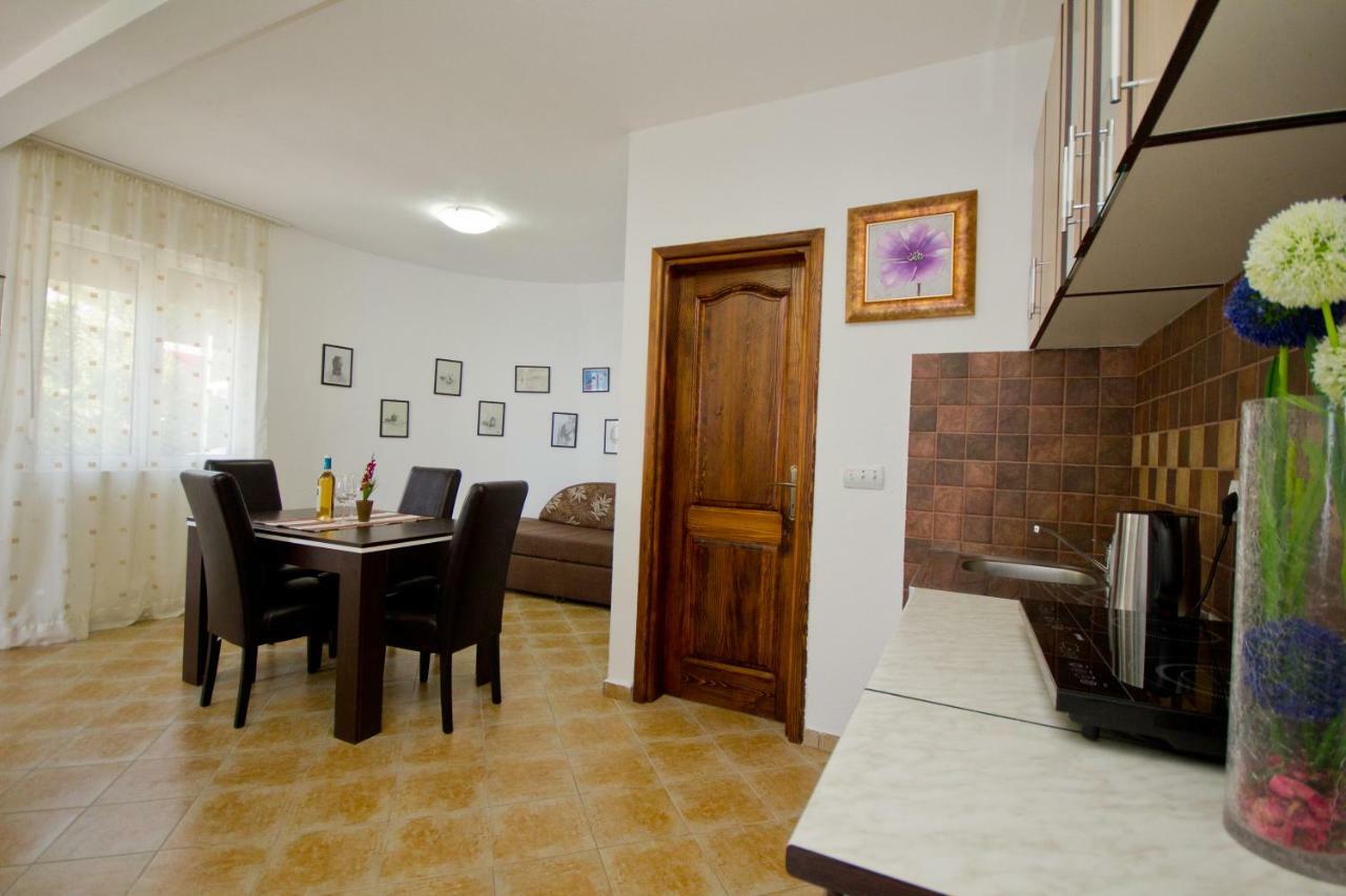 Apartments Dora 도브라 보다 외부 사진